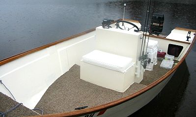 Console Skiff by Dan Hehn: helm from forward