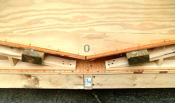 Close up ov transom and bottom