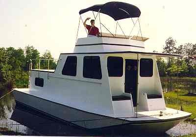 Delta King houseboat