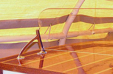 Side windshield bracket
